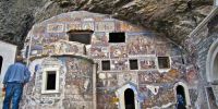 Απίστευτη πρόκληση: Οι Τούρκοι διεκδικούν τις εικόνες και τα κειμήλια της Παναγίας Σουμελάς
