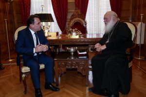 Ο υφ. Ψηφιακής Διακυβέρνησης Γεώργιος Γεωργαντάς και ο Βουλευτής Συμεών Κεδίκογλου στον Αρχιεπίσκοπο