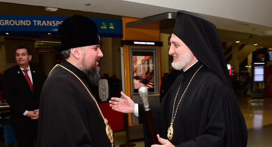 You are currently viewing Ο Αρχιεπίσκοπος Αμερικής Ελπιδοφόρος υποδέχθηκε τον Κιέβου Επιφάνιο