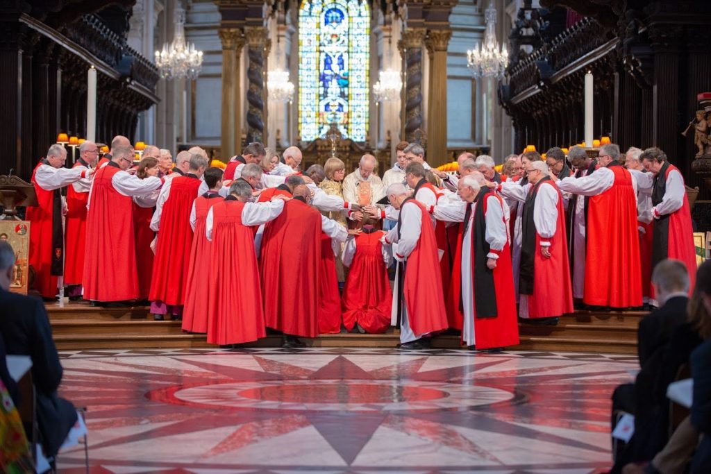 You are currently viewing Καρναβαλώντας: Η Αγγλικανική Εκκλησία Χειροτόνησε δυο νέες επισκόπους