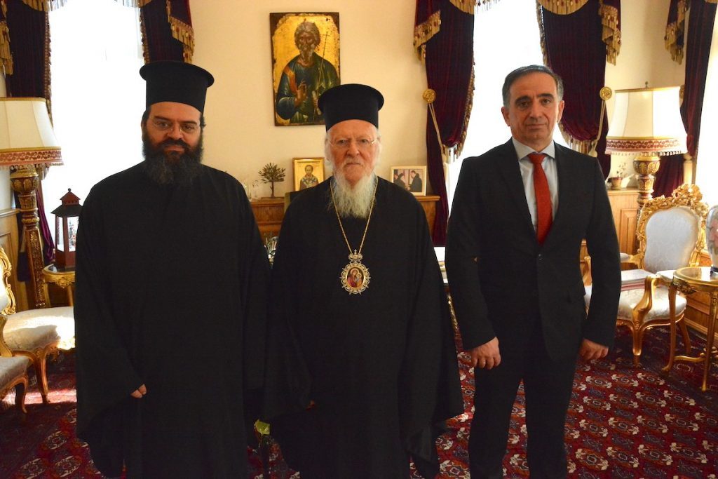 Ο Οικουμενικός Πατριάρχης σε δομή παροχής περίθαλψης και στήριξης προσφύγων