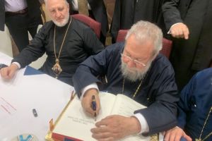 Ο Αρχιεπίσκοπος Ελπιδοφόρος υποδέχθηκε τον Αρχιεπίσκοπο Κύπρου Χρυσόστομο  • Τα συγκινητικά και αποκαλυπτικά λόγια του Αρχιεπισκόπου Κύπρου