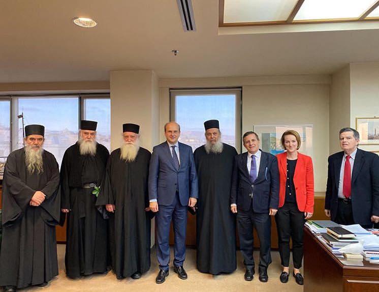 Ο Υπουργός κ. Χατζηδάκης συναντήθηκε με την Ιερά Κοινότητα του Αγίου Όρους και τον Διοικητή κ. Μαρτίνο