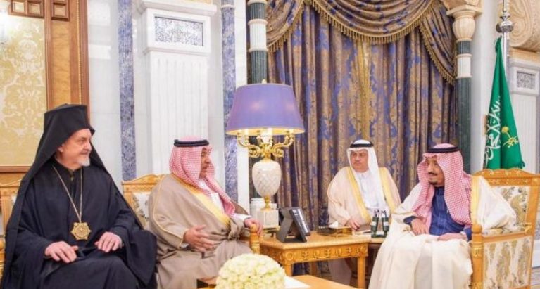 Με τον Βασιλιά της Σαουδικής Αραβίας συναντήθηκε ο Γαλλίας Εμμανουήλ