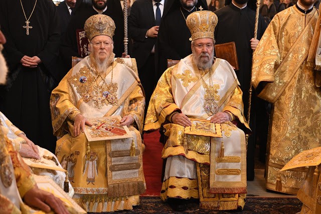 You are currently viewing Η μεστή και συγκινητική αντιφώνηση του Αρχιεπισκόπου  Κύπρου  προς τον  Οικουμενικό Πατριάρχη