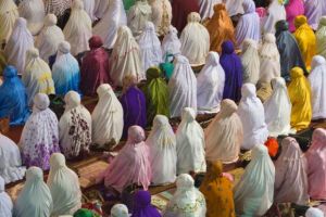 Σαουδική Αραβία και Ηνωμένα Αραβικά Εμιράτα καλούν τους μουσουλμάνους να προσευχηθούν από το σπίτι τους για το Ραμαζάνι