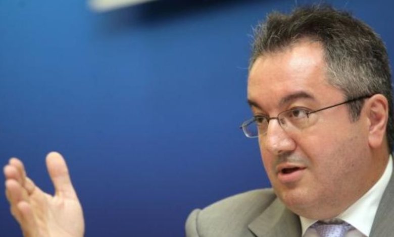Ο φοβικός με την Θεία Κοινωνία κ. Μόσιαλος!