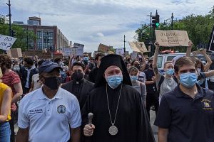 Ο Αρχιεπίσκοπος Ελπιδοφόρος συμμετείχε σε ειρηνική διαμαρτυρία στο Μπρούκλιν