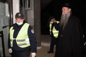 Ο Επίσκοπος Ιωαννίκιος για τις ημέρες στη φυλακή και τις αθλιότητες που γίνονται στο Μαυροβούνιο από την αστυνομία