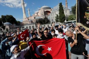 Πανηγυρισμοί από μουσουλμάνους για την απόφαση του ΣτΕ και την υπογραφή Ερντογάν