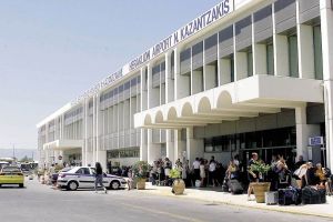 Και μη χειρότερα:συνελήφθη Μοναχός στο αεροδρόμιο Ηρακλείου με όπλο και σφαίρες