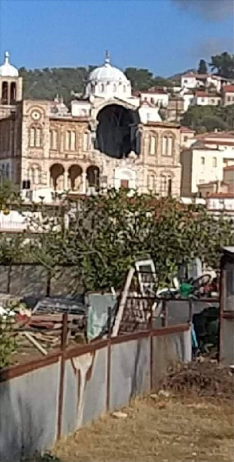 You are currently viewing Σάμος: Μεγάλες ζημιές σε εκκλησία στο Καρλόβασι