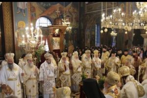 Πώς φούντωσε ο κορωνοϊός στην Πέλλα: Eικόνες συνωστισμού σε εκκλησιαστική τελετή- Σχόλιο ΕΞΑΨΑΛΜΟΥ