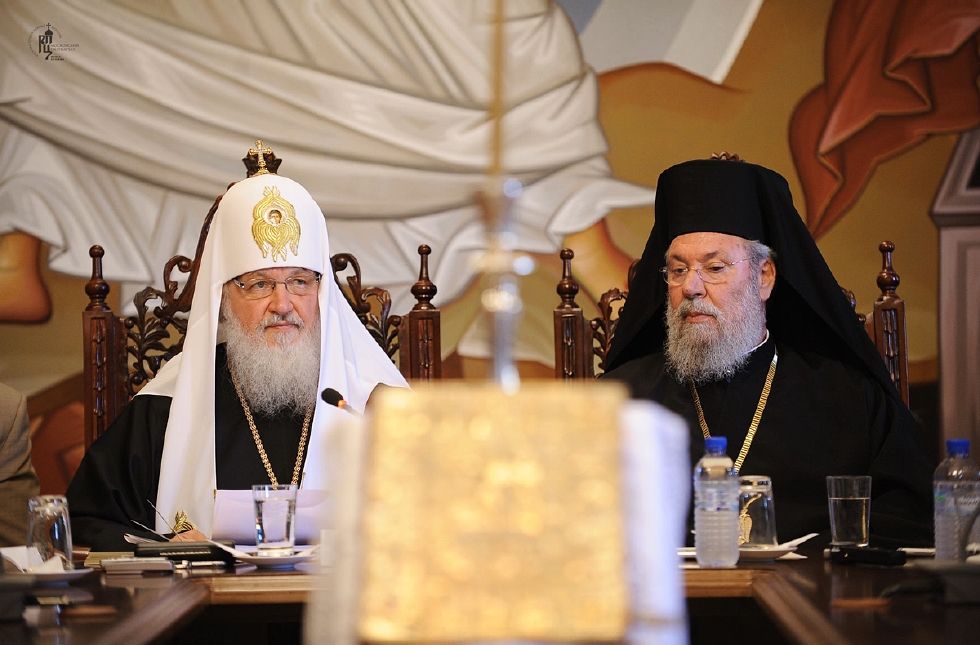 You are currently viewing Ο Αρχιεπίσκοπος Κύπρου Χρυσόστομος βάζει τη θέση του τον Ιλαρίωνα- «Η Εκκλησία της Ρωσίας δεν είναι παράδειγμα προς μίμηση»