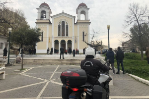 Μας κοροϊδεύουν! Μόνο για δύο μέρες το άνοιγμα των Εκκλησιών και με ελάχιστους πιστούς μέσα!