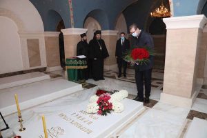 Ο Πρόεδρος της Σερβίας στον τάφο του Πατριάρχη Ειρηναίου- Οι Σέρβοι πολιτικοί μας διδάσκουν!