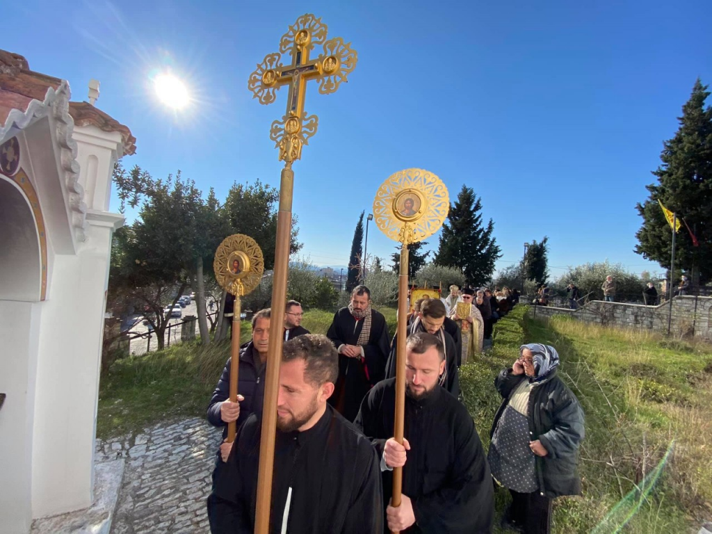 Με αρχιερατική θεία λειτουργία και λιτανεία εόρτασε ο ναός Αγίου Αθανασίου Ελμπασάν στην Αλβανία