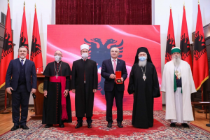 Τιμήθηκαν οι θρησκευτικοί ηγέτες της Αλβανίας από τον Πρόεδρο Ιλίρ Μέτα