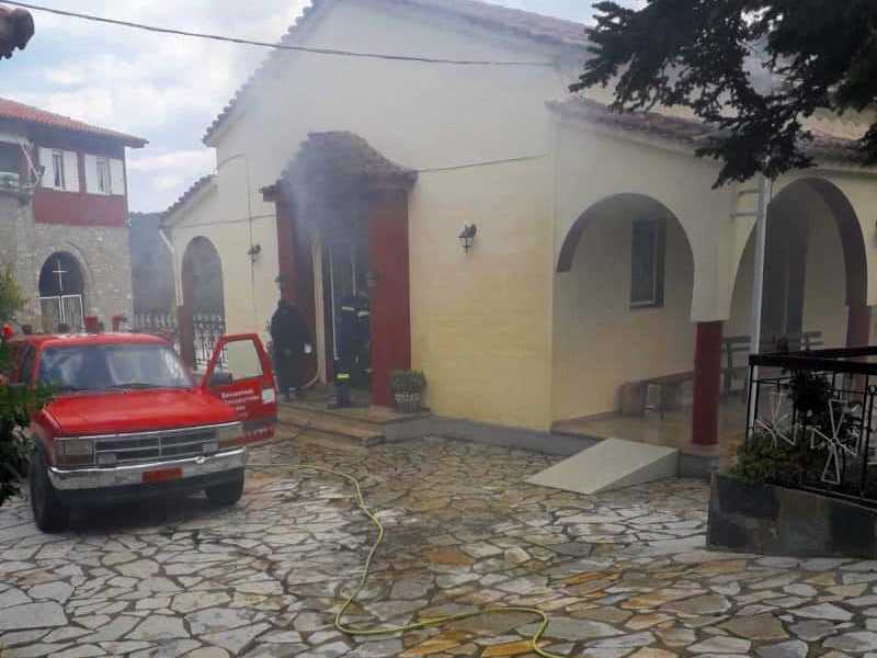 You are currently viewing Εκτεταμένες ζημιές από πυρκαγιά στη μονή Παναγίας Κατερινούς στο Αγρίνιο