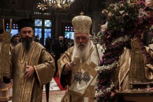 ﻿Ο Επιτάφιος  Θρήνος στη Μητρόπολη Αθηνών με τον Αρχιεπίσκοπο Ιερώνυμο,μια αληθινή πανδαισία!