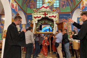 Με συγκίνηση και πλήθος πιστών η Αποκαθήλωση και ο Επιτάφιος στην Εκκλησία της Αλβανίας