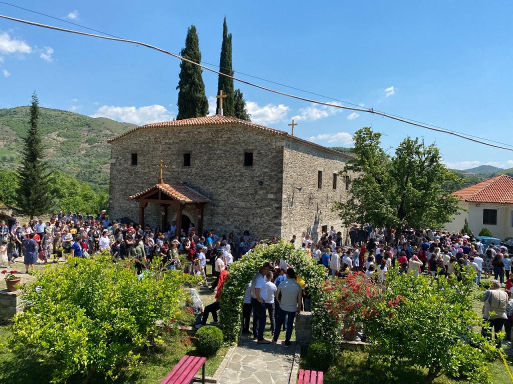 You are currently viewing Εορτάστηκε λαμπρά παρουσία του προέδρου της Αλβανίας η μνήμη του οσίου Ιωάννου του Βλαδιμήρου!