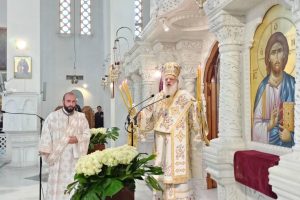 Η εορτή της Αγίας Τριάδος στον Άγιο Φώτιο Θεσσαλονίκης με τον Σεβ. Βρεσθένης κ.Θεόκλητο.