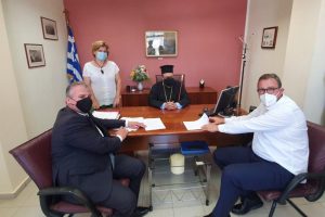 Ο Μητροπολίτης Μεσσηνίας στην υπογραφή Σύμβασης νέου Σχολικού Συγκροτήματος στην Κορώνη