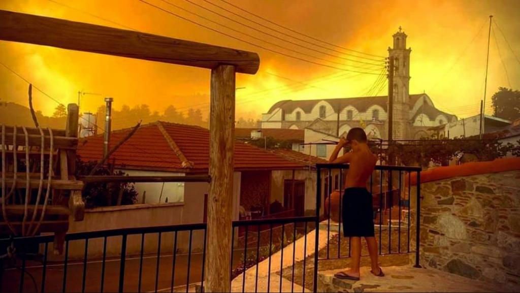 You are currently viewing Πύρινη Κόλαση στην Κύπρο- Στο πλευρό των πληγέντων η Εκκλησία