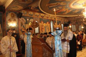 ΤΗΝΟΣ: Νέοι από την Πιερία προσκύνησαν στον Ιερό Ναό της Μεγαλόχαρης
