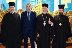 Συνάντηση του Υπουργού Επικρατείας με τον Αρχιεπίσκοπο Θυατείρων
