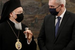 Μ. Χαρακόπουλος προς Οικουμενικό Πατριάρχη: “Να είστε υγιής και ακμαίος στο πηδάλιο του Οικουμενικού Πατριαρχείου”