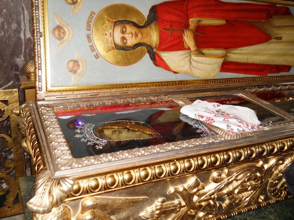 You are currently viewing Θαυματουργά λείψανα της αγίας Βαρβάρας διασώζονται σε Ελλάδα, Ιταλία και Ρωσία