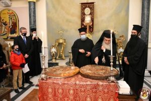 Τα «μηνύματα» του Πατριάρχη Ιεροσολύμων παρουσία Αγιοταφιτών και Αραβόφωνου Ποιμνίου