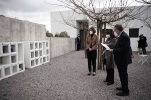 Η Πρόεδρος της Δημοκρατίας στο Αποτεφρωτήριο Νεκρών στη Ριτσώνα