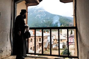 Εισαγγελική παρέμβαση για αντιεμβολιαστές μοναχούς του Αγίου Όρους