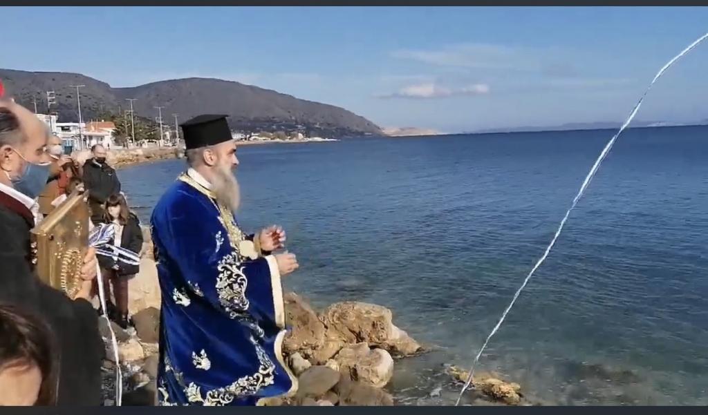 Ο Αγιασμός των υδάτων στην ενορία Αγιου Λουκά Λειβαδίων  Χίου