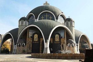 Σιγοψήνεται στο Φανάρι η λύση για την Εκκλησία των Σκοπίων;