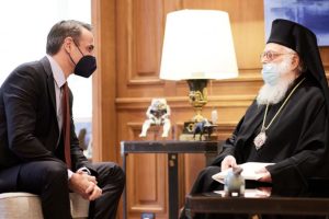 Συνάντηση Μητσοτάκη με τον Αρχιεπίσκοπο Αλβανίας Αναστάσιο