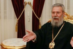 Αρχιεπίσκοπος Κύπρου Χρυσόστομος: “Παραπλανώντας το λαό και κάνοντας παιγνίδια με τα κόμματα δεν θα γίνουν Αρχιεπίσκοποι”