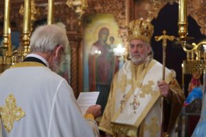 Χειροτονία νέου Πρεσβυτέρου από τον Αρχιεπίσκοπο Θυατείρων κ. Νικήτα