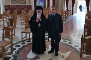 Τον Αρχιεπίσκοπο Αναστάσιο επισκέφθηκε ο Έλληνας υφυπουργός Προστασίας του Πολίτη