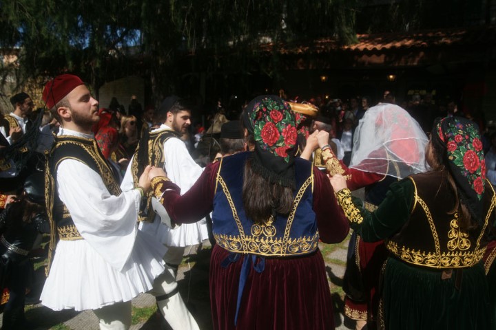 You are currently viewing Αρβανίτικος γάμος: Έθιμο της Καθαράς Δευτέρας στο Καστρί Θεσπρωτίας