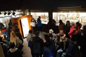 Μαθητές και μαθήτριες του 1ου Λυκείου Γλυκών Νερών στο Βυζαντινό Μουσείο Μακρινίτσας