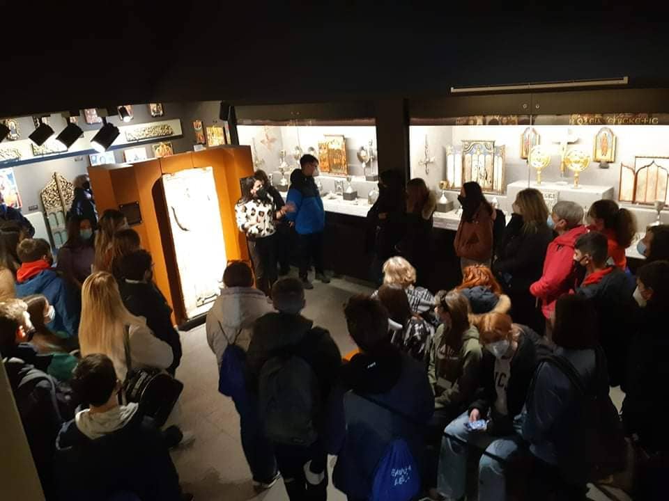 You are currently viewing Μαθητές και μαθήτριες του 1ου Λυκείου Γλυκών Νερών στο Βυζαντινό Μουσείο Μακρινίτσας
