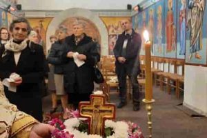Οι πιστοί στην Αλβανία προσκύνησαν τον Τίμιο Σταυρό