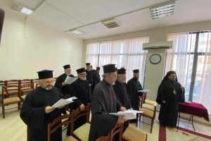 Οι ιερείς της Εκκλησίας της Αλβανίας δίνουν καθημερινά αγώνα πίστης