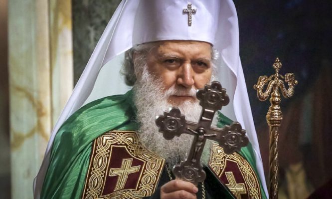 You are currently viewing Ατύχημα για τον Πατριάρχη Βουλγαρίας Νεόφυτο – Υπέστη κάταγμα – Υποβάλλεται σε επέμβαση