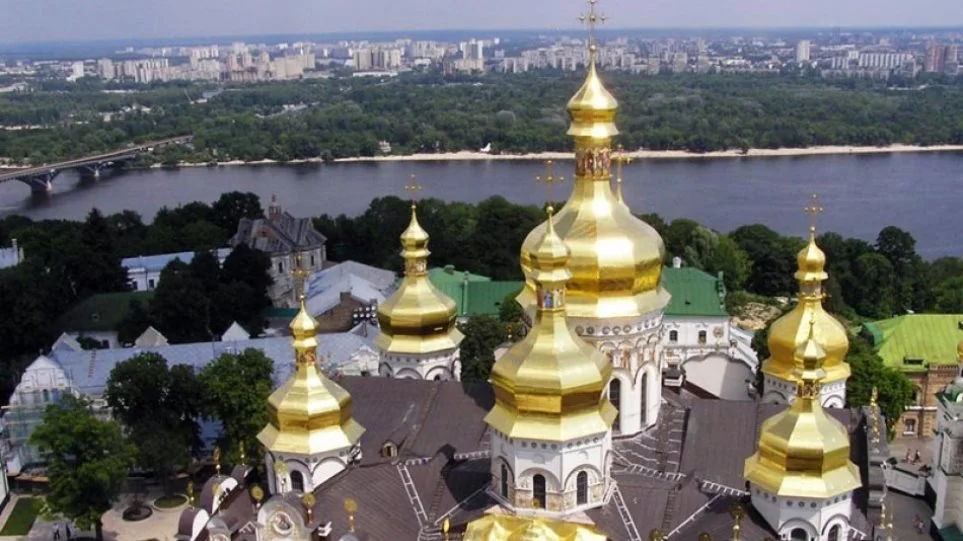You are currently viewing Η ουκρανική Ορθόδοξη Εκκλησία διακήρυξε την ανεξαρτησία της από το Πατριαρχείο της Μόσχας