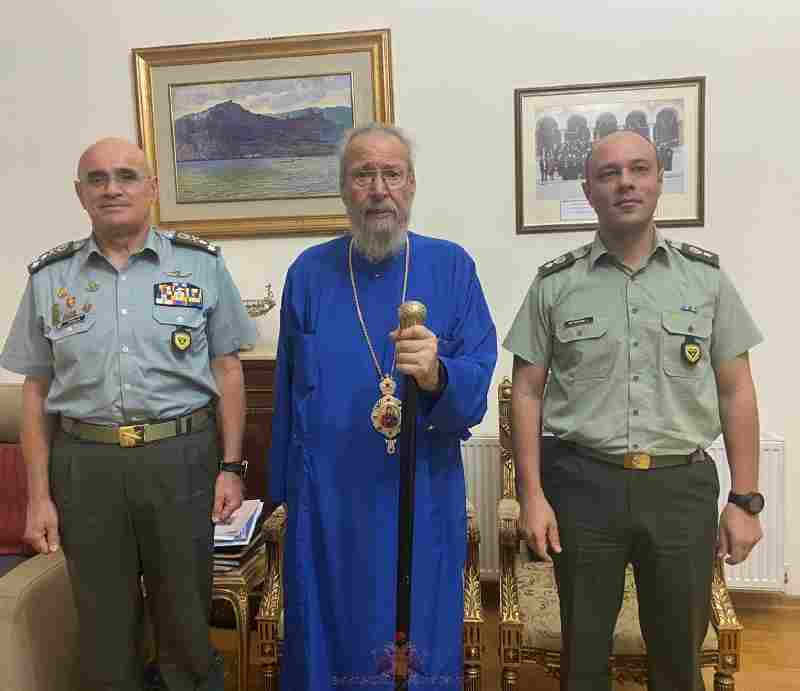 You are currently viewing Επίσκεψη του Αρχηγού της Εθνικής Φρουράς στον Αρχιεπίσκοπο Κύπρου